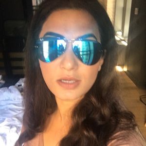 Meet your Posher, Nadia